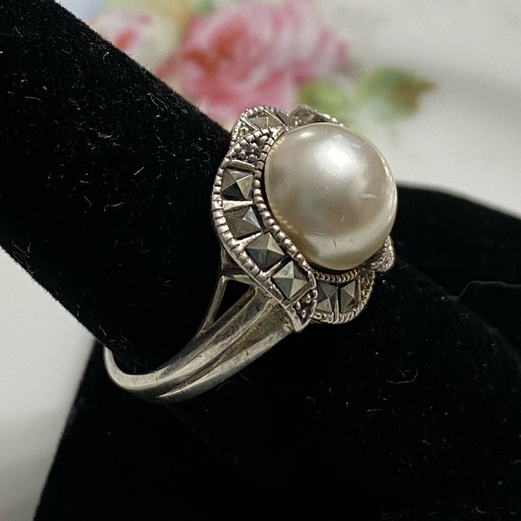 Vintage Sterling Marcasite Faux Pearl Ring - Picture 2 of 5